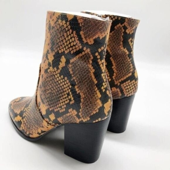 STEVE MADDEN Dallas Bootie - Picture 6 of 9
